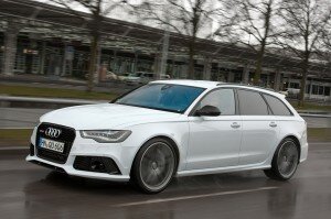 2013 Audi RS6 Avant driving