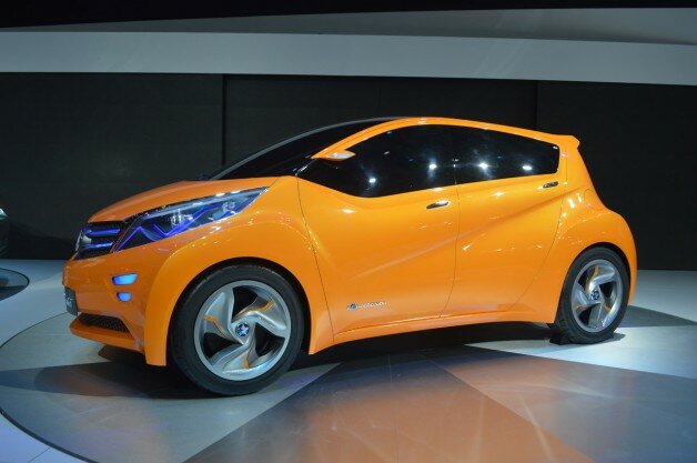 Dongfeng Nissan Venucia Viva Concept live at Shanghai Motor Show 2013 photos