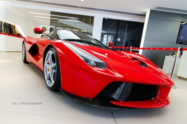 Ferrari LaFerrari Photos