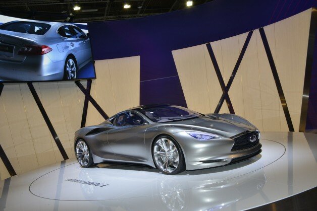 Infiniti LE Concept Live in Paris 2012