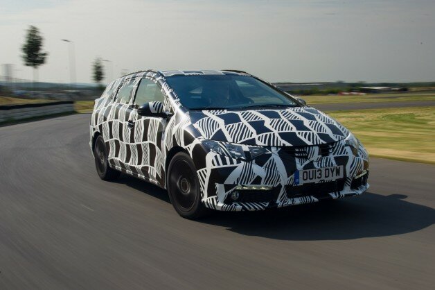 2014 Honda Civic Tourer camouflaged prototype