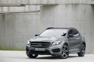 2014 Mercedes-Benz GLA: Photos