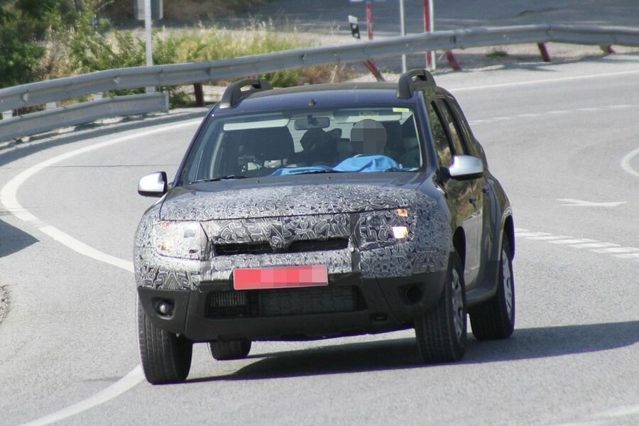 2014 Dacia Duster facelift Spy Photos