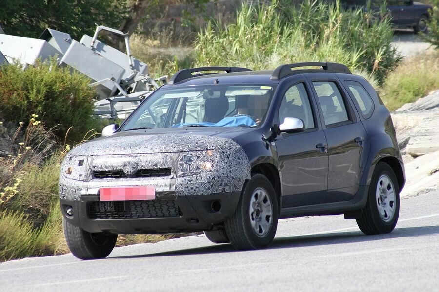 2014 Dacia Duster facelift Spy Photos